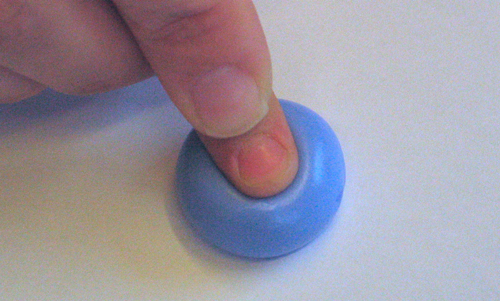 Fingerabdrücke für FOYA Schmuck nehmen Fingerabdruck für ein FOYA Schmuckstück nehmen