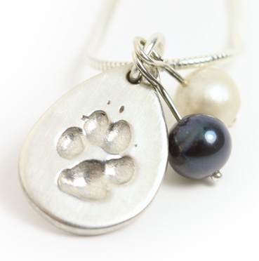 pfotenabdruck-perlen-pawprint-pearl-necklace