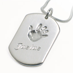 baby-handprint-necklace