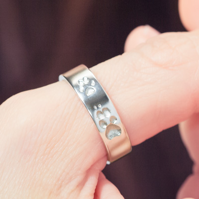 Silber Ring mit echten Hundepfoten Abdrücken Silber Ring mit echten Hundepfoten Abdrücken