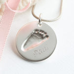 3D Fußabdruck Baby Kette graviert 3D Fußabdruck Baby Kette graviert