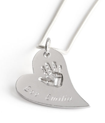 Schmuck mit Handabdruck vom eigenen Kind